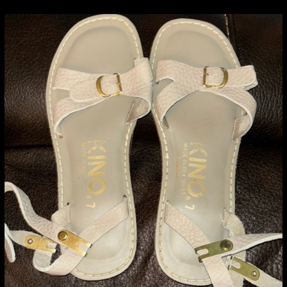 Kino Leather Strap Sandals size 7 like new. Never worn